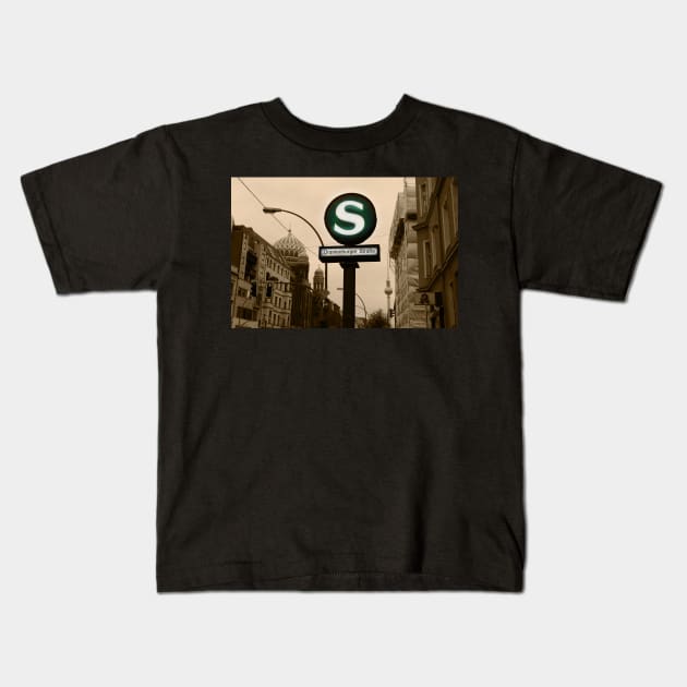 berlin city, oranienburger street Kids T-Shirt by hottehue